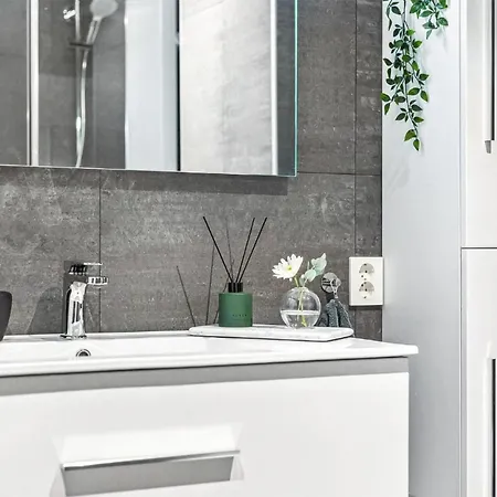 דירה 3 Bedroom Cozy In