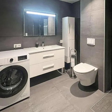 3 Bedroom Cozy In *